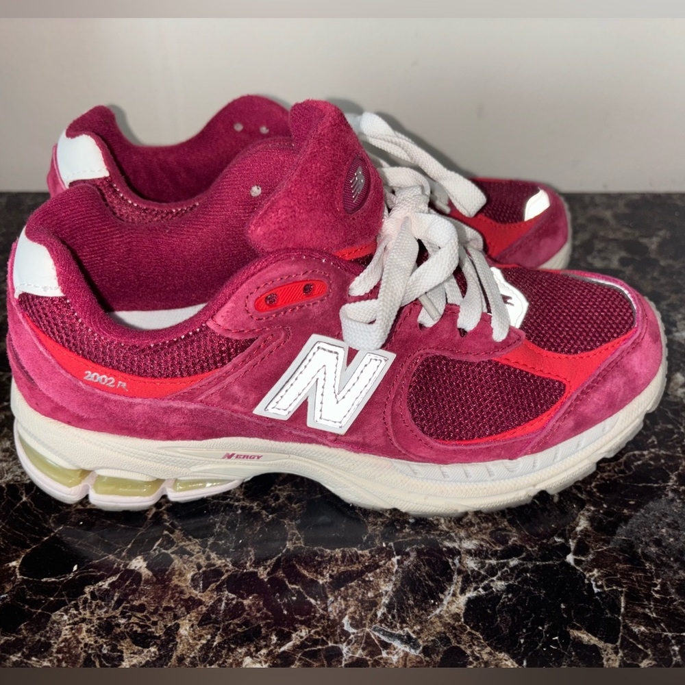 New Balance 2002R